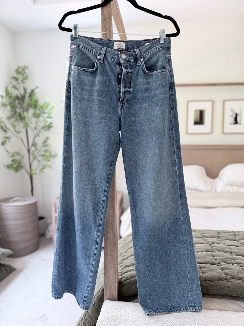 Citizens Of Humanity Annina Wide-Leg Jeans in Medium Blue Wash
